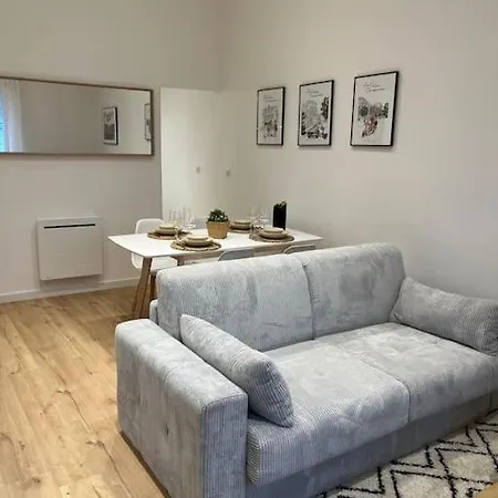 Champagne Stars アパート